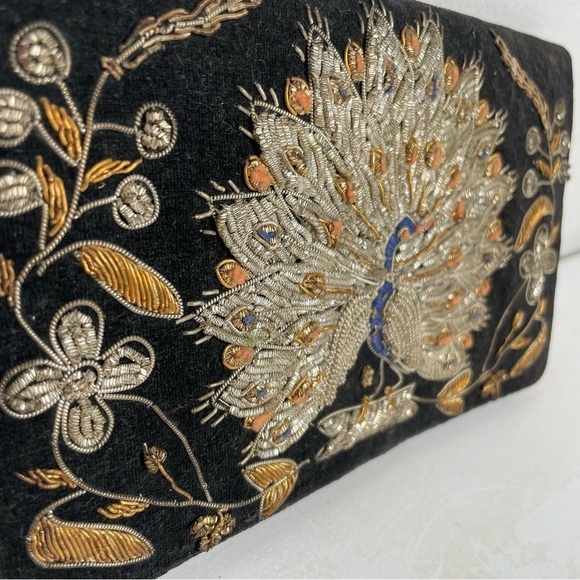 Vintage Mid-Century Modern Zadozi Embroidered Velvet Peacock Clutch Made India - Picture 16 of 17